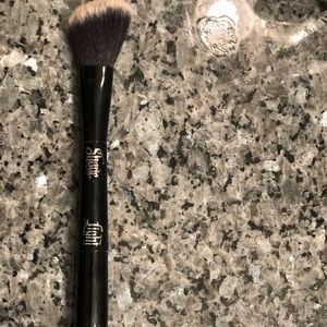 Kat Von D double ended shade and light brush